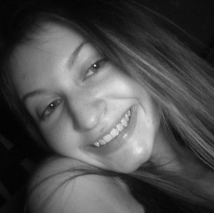 Meet your Posher, Alezia